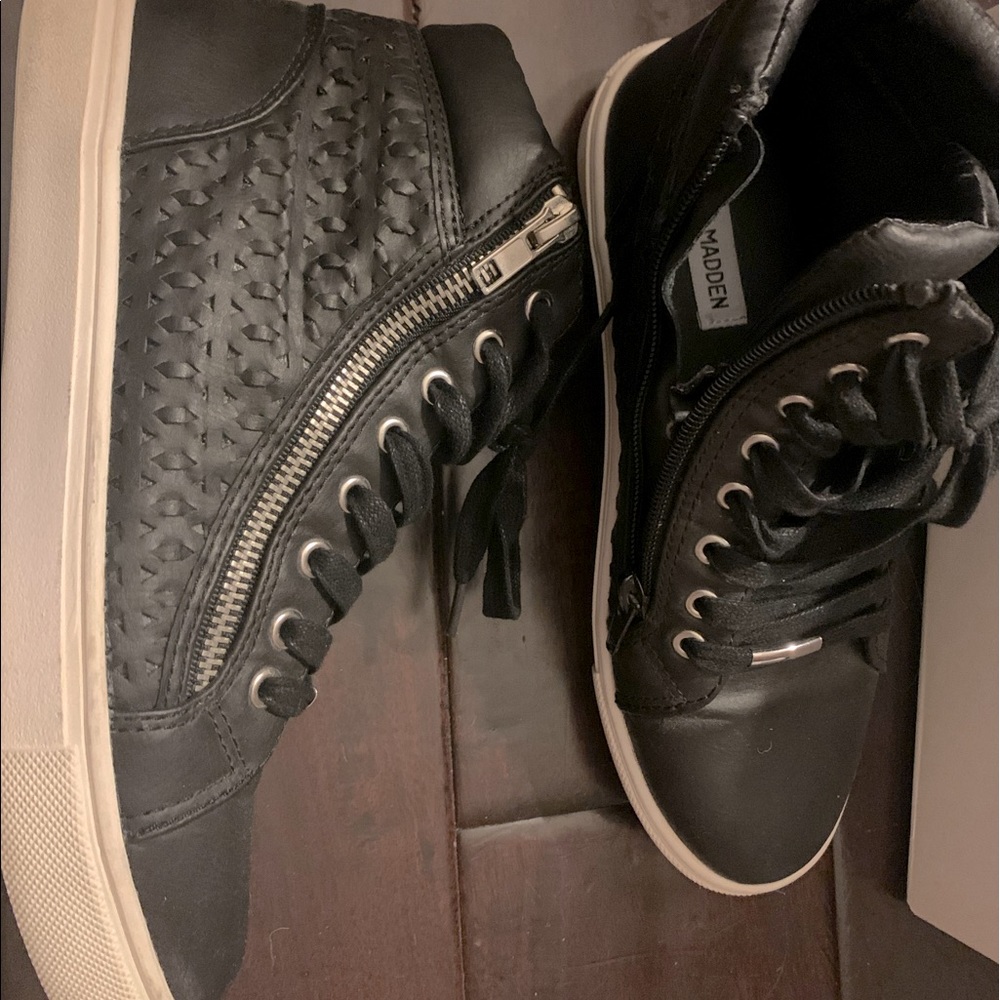 Ankle high Steve madden shoes